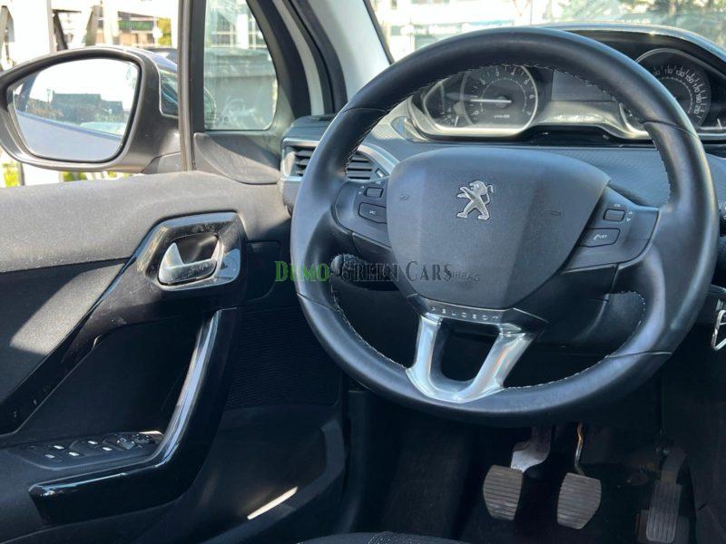 PEUGEOT 208 Phase 2 1.2 VTi 12V 82CH